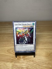 Yugioh TCG: Clear Wing Synchro Dragon - LED8-EN001 - Súper Raro - 1ª Edición Casi Nuevo