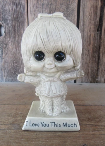 Vintage 1971 Russ Berries ''I Love You This Much'' Novelty Figurine | Kitsch
