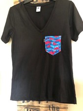 POCHES FILS - Flamingo Pocket V-Neck T-Shirt/Black Ladies Size M ,M0NI-M004