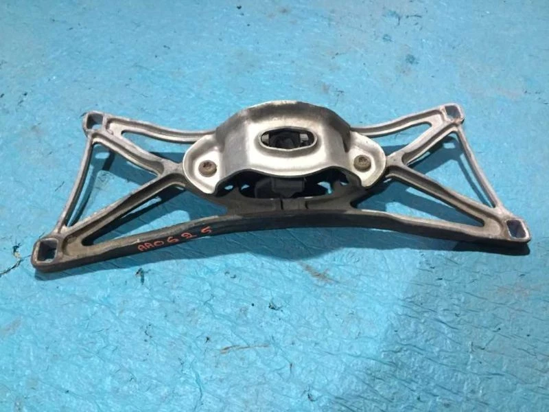 02 Jaguar XK8 4.0L Used Automatic Transmission Crossmember Mount - Image 2 of 4