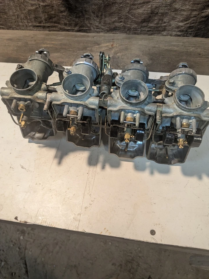 Juego de cuatro carburadores reconstruidos Honda CB750K 750 1975 Foto 2 de 4