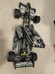 LEGO TECHNIC: Silver Champion (8458)