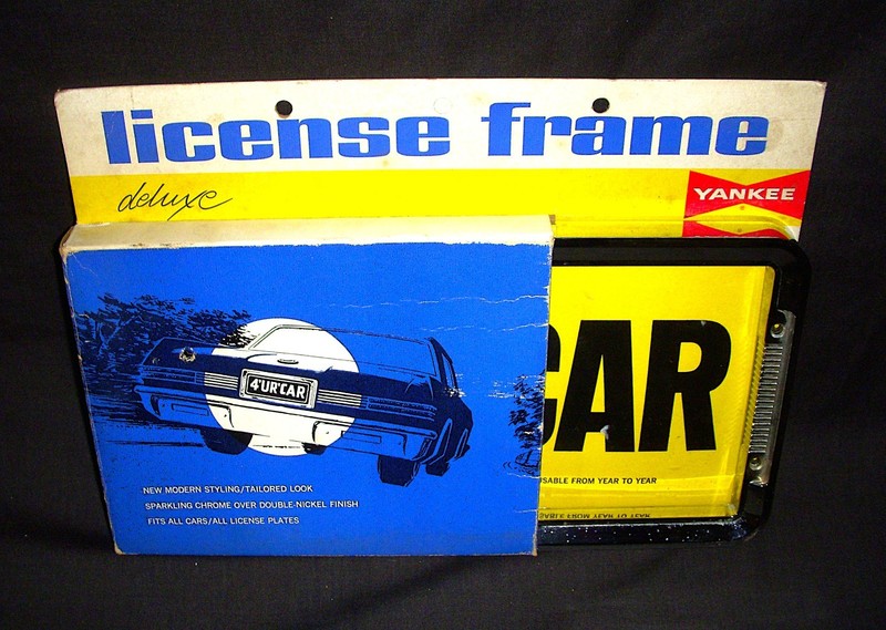 VINTAGE YANKEE LICENSE FRAME HOLDER NEW IN BOX