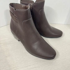 Brown Ankle Boots Clarks Leather Dressy Casual Comfort Block Heel Women's 8.5