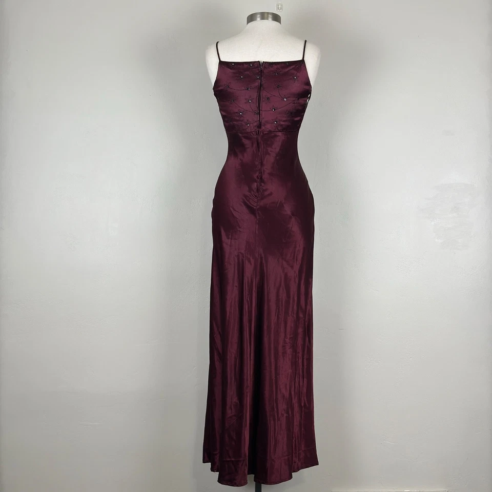 Vestido 6 Y2K Vamp Whimsigoth Bruja Grunge Años 90 Borgoña Satén Cuentas Corsé Maxi Foto 4 de 4