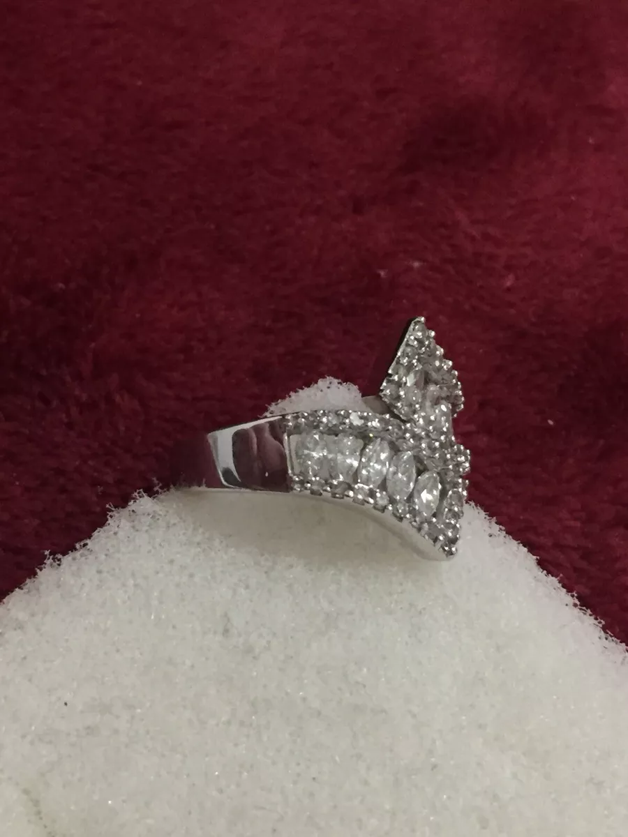 Diamond in shop middle finger