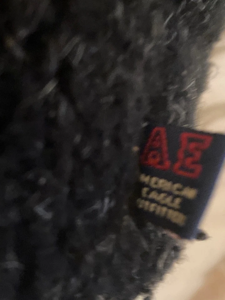 Sombrero de invierno estilo sherpa negro American Eagle Outfitters para hombre o mujer Foto 2 de 4
