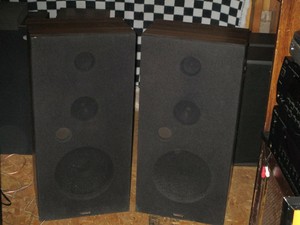 magnavox tower speaker