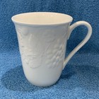 Set of 4 Wedgwood Bone China Strawberry & Vine White Tall Mugs England 1988 — photo 9