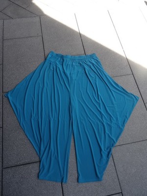 außergewöhnliche Hose, leichter Niedrig-Schritt, Gr. 60, v Chokri, 1 x getr (34)