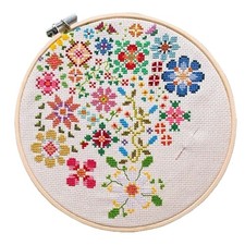 A Flower a Day Cross Handmade Pattern Arts Crafts Floral Embroidery Kit