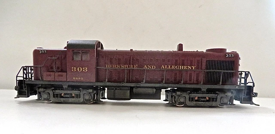 HO Atlas 7070 RS3 Diesel Custom & Weathered Berkshire & Allegheny Diesel Boxed - Image 2 of 4
