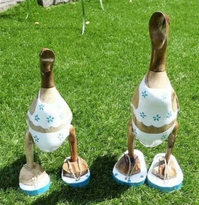 2 Laufenten mit Badelatschen 20+25 cm, Ente Im Beach Look - Look Teak Holz Ente - Bild 1 von 4