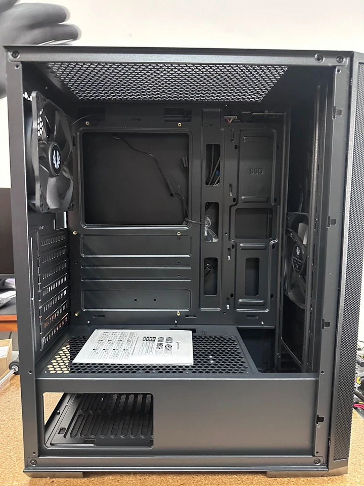 [USADO][ABOLLADURA][NEGRO][BFC-NSE-300-KKGSK-RP]BitFenix Nova Mesh SE TG Midi Tower Foto 4 de 4
