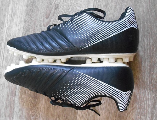 KIPSTA Soccer Football Cleats Men\'s Sz 11 White Black Athletic Shoe Preowned GUC Kipsta Football | eBay main image 3