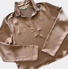 Pleione Champagne Satin Long Sleeve Cropped V Neck Collared Blouse Size M Anthro
