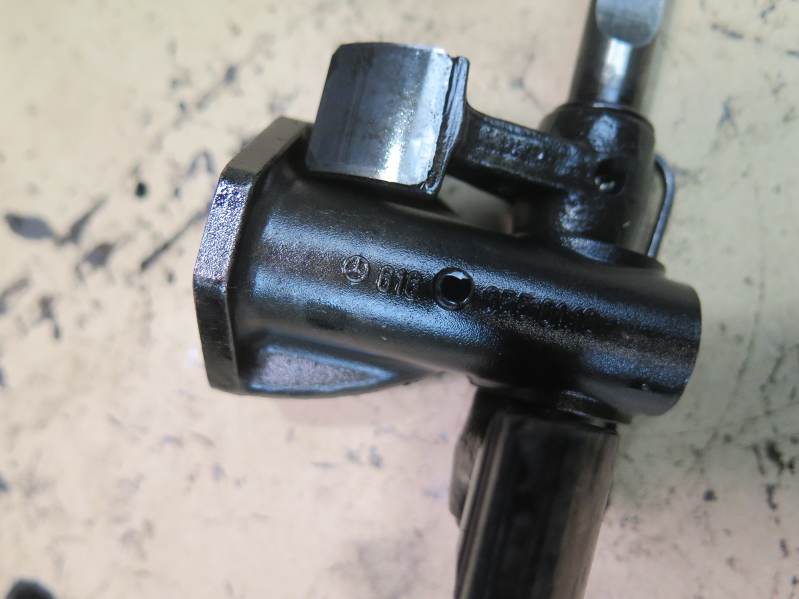 81-83 MERCEDES W123 240D OM616 DIESEL ENGINE MOTOR CAMSHAFT & ROCKER ARM OEM thumbnail 6