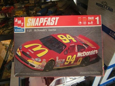 1:25 Ertl AMT Snapfast Nascar Ford McDonald's Taurus #94 in OVP