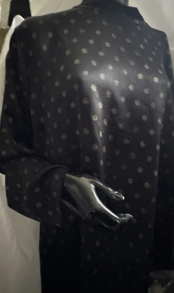 Blusa Vince Mujer Negra Satén Poliéster Cuello Soporte/Arco Espalda Bordes Crudos L/Slv 2X Foto 2 de 4