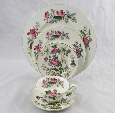 Wedgwood Charnwood Bone China 5 Piece Place Setting England