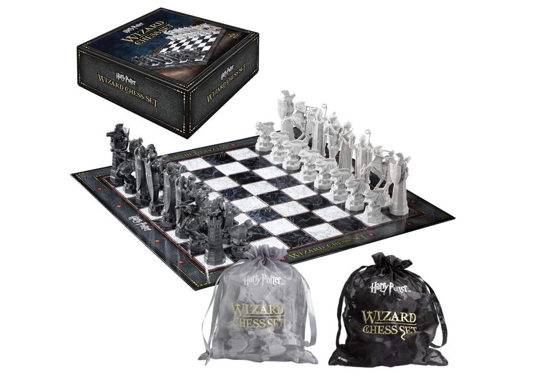 The Noble Collection Harry Potter Wizard Chess Set - 32 Detailed