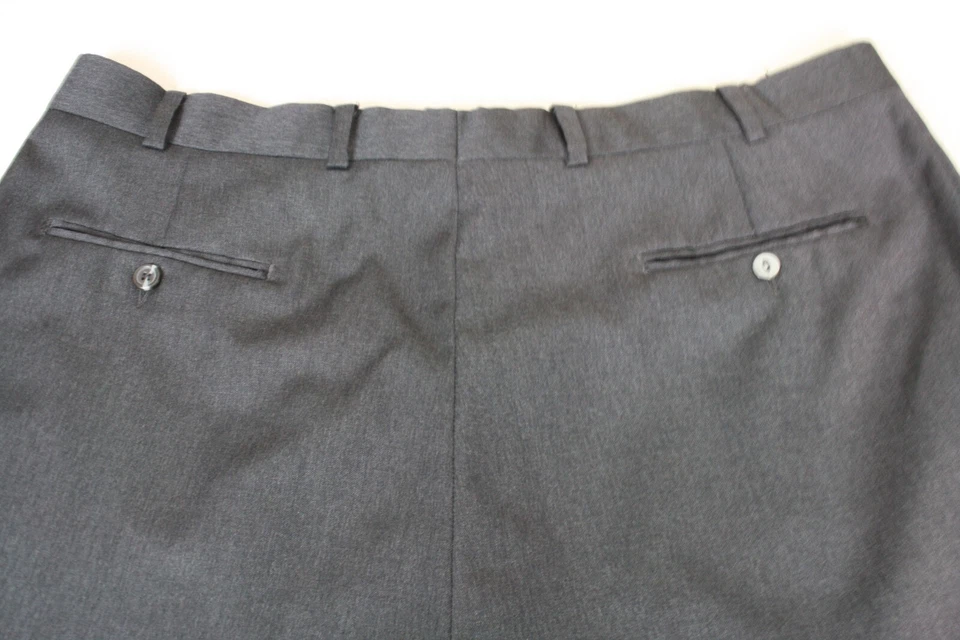 Calça masculina KIRKLAND SIGNATURE plissada cinza carvão algemada feita na Itália 40x29 - Imagem 4 de 4