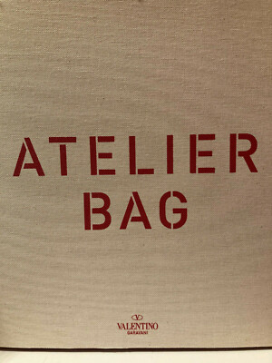 Valentino Garavani 03 Rose Edition Atelier Round Leather