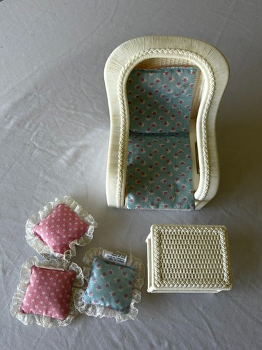Barbie Dream Cottage White Wicker Furniture Chair Sleeper, table,cushion pillow