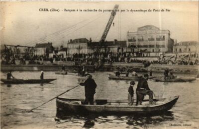 Old postcard Creil Boats in search of the kill fish (377705)