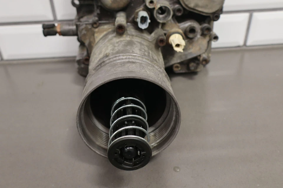 03-07 福特 F350SD 6.0L 发动机机油冷却器 原始设备制造商 3C3Z-6A642-CA — 第 3/4 张图片