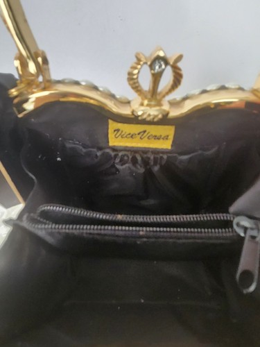 Bolso Clutch Vice Versa Cupido Corazón-Impresionante Mango Acrílico Negro y Dorado - Imagen 11 de 12
