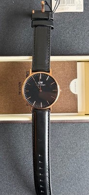 Daniel Wellington Men s Watch Rose Gold Black Leather 36mm (Needs batteries)