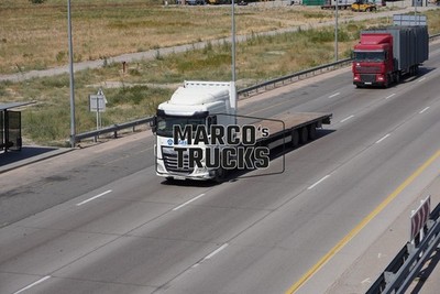 LKW Foto DAF XF Pritschen-LKW Kasachstan weiß Atasu #w8xx