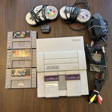 Nintendo SNES Console 2 Controllers, AV/Power Cords, 3 games, WORKS