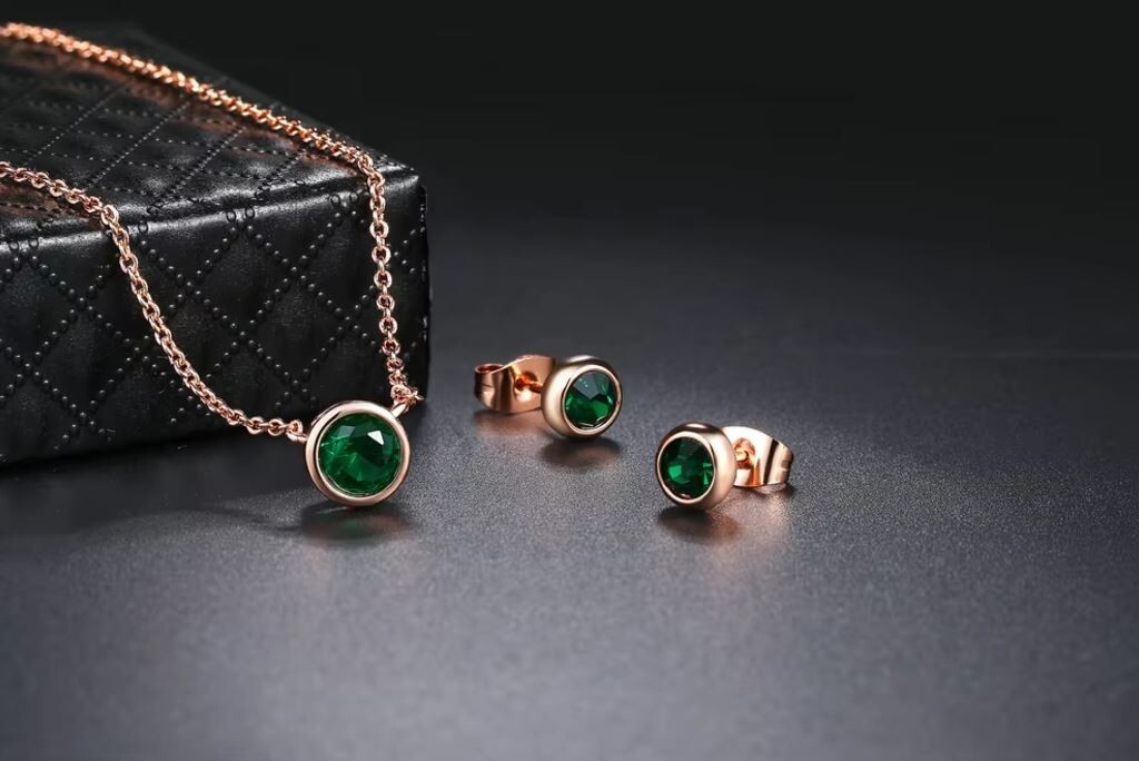 Parure collier et boucles d'oreilles zircon vert en argent massif | Bijoux des Lys