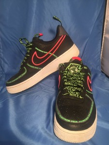 NIKE AIR FORCE 1 '07 PRM WW 'WORLDWIDE' BLACK-FLASH CRIMSON MNS.8  CK7213-001) | eBay