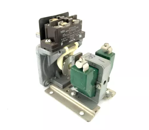 Cutler-Hammer D80N Pneumatic Timer D80AS1 Contact Block Coil: 9-1808-6 208/220V
