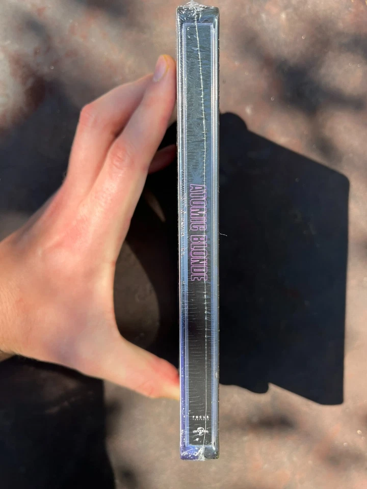 Atomic Blonde w. Embossed Steelbook (4K UHD + Blu-ray, EU Import, Region Free) - Image 3 of 3