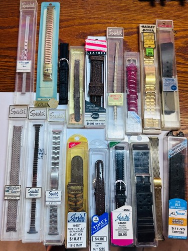 VINTAGE LOT OF 18 NOS WOMENS & MENS WATCH BANDS