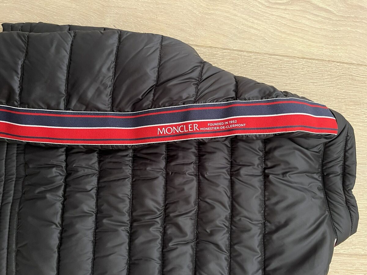 Moncler Boys Long Sleeve Jacket Black Red Logo Stripes Size Moncler Boys Long Sleeve Jacket Black Red Logo Stripes Size
