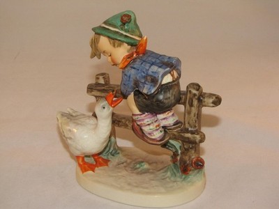 GOEBEL HUMMEL #195/1  BARNYARD HERO  TMK5
