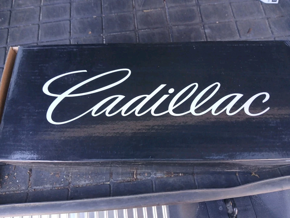 2015 1/18 Johnny O'Connell Championship Cadalliac CTS-V World Challenge Racecar  - Image 2 of 4