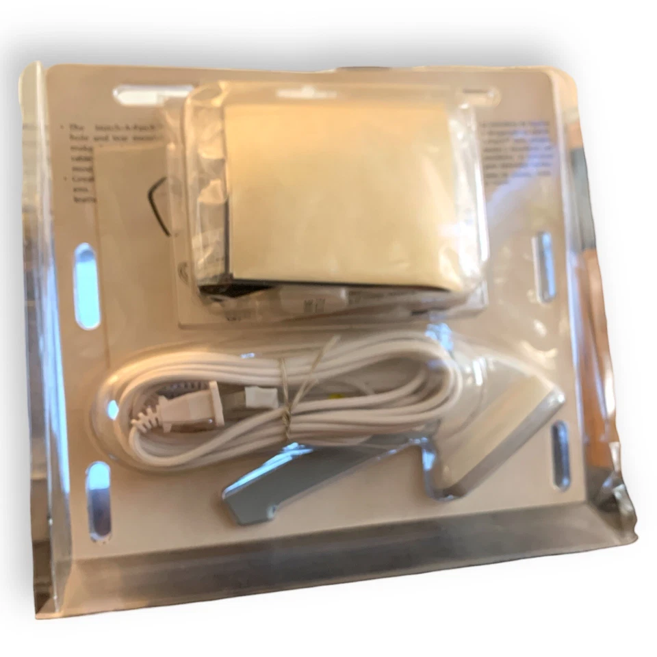 Singer Match-a-Patch Hole and Tear Mender UNOPENED Vintage - Image 2 of 2