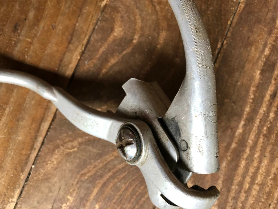 Palancas de freno punto rojo bicicleta vintage Foto 4 de 4