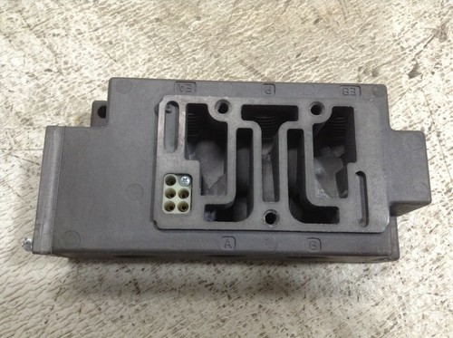 Numatics 203-493 Manifold Assembly 203493 New (TB) - Picture 3 of 8