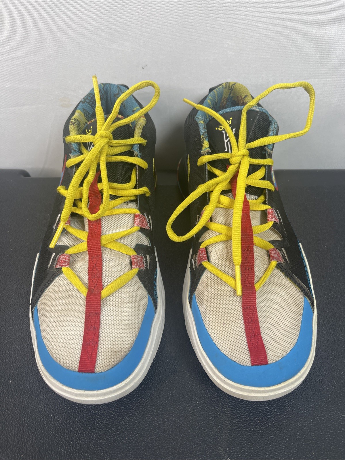 Nike™ Kyrie Flytrap VI SE (GS) Distressed BBall Shoes ~ FD0215-001 ~ Youth Sz 6Y image 4