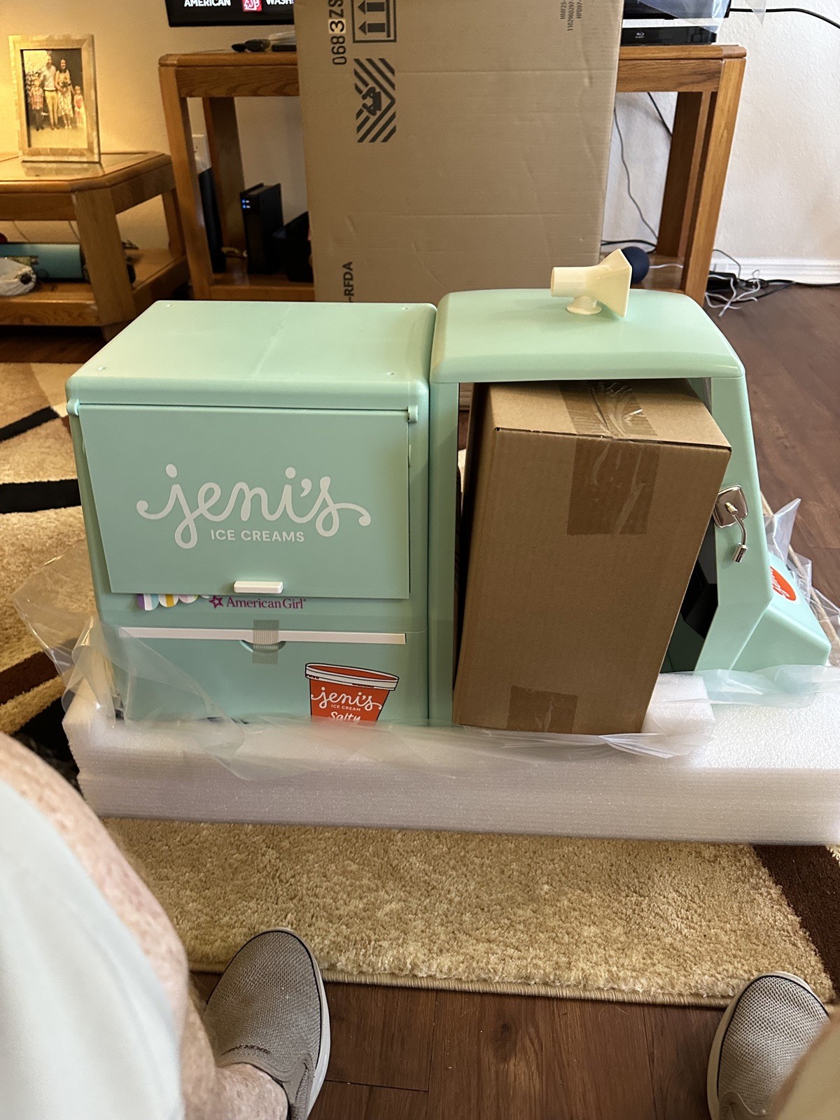 American Girl Jenni’s Full of Flavor Ice Cream Truck for 18 Inch Dolls NIB 