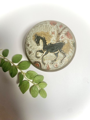 VINTAGE SOLID BRASS ENAMEL HORSE INDIA TRINKET BOX LID Round Small 3 1/4” Gold - Picture 3 of 8