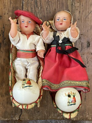 Ravissant Couple Basque Avec Leur Chistera - Figurine Petit Colin