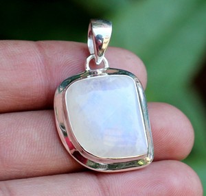 Prata Esterlina Solida 925 Arco Iris Moonstone Moldura Colar Pingente De 1 45 Polegadas Ebay